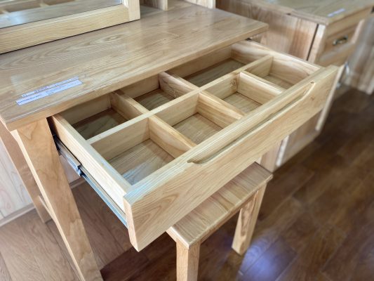 Bàn trang điểm EDSEL - gỗ tần bì màu tự nhiên Bàn trang điểm EDSEL - gỗ tần bì màu tự nhiên